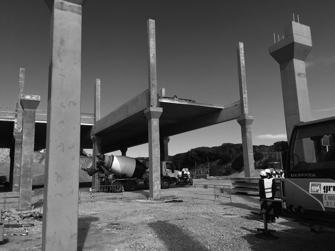 Centro comercial construcción hormigón prefabricado Roansa
