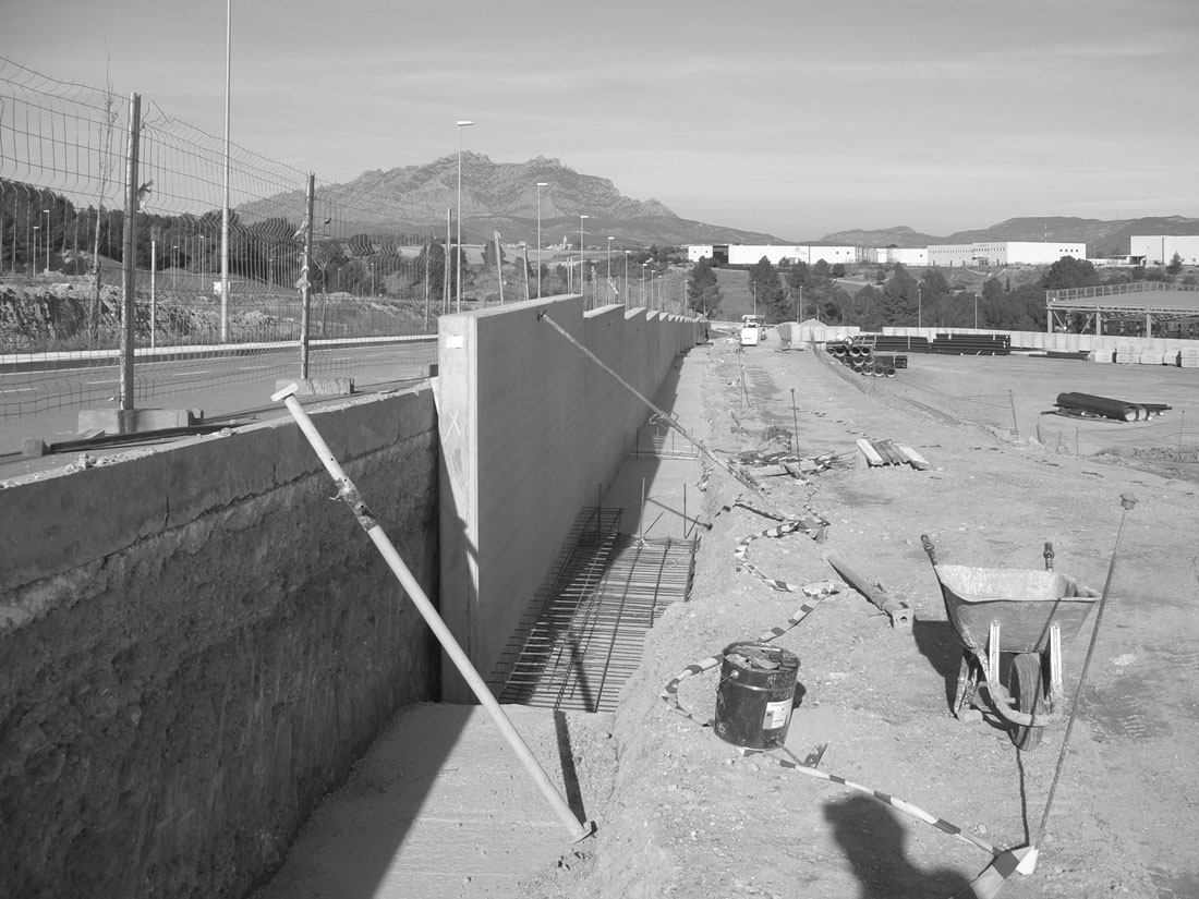 Centro logístico Baix Llobregat construcción hormigón prefabricado Roansa