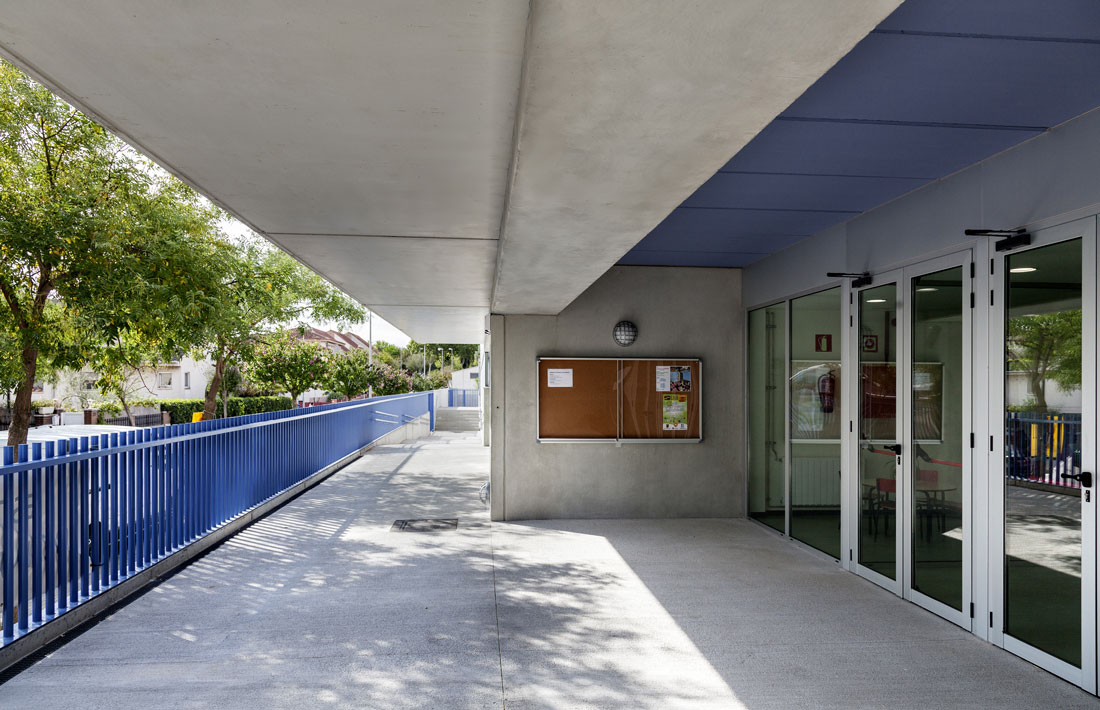 Colegio Baix Llobregat edificación hormigón prefabricado Roansa